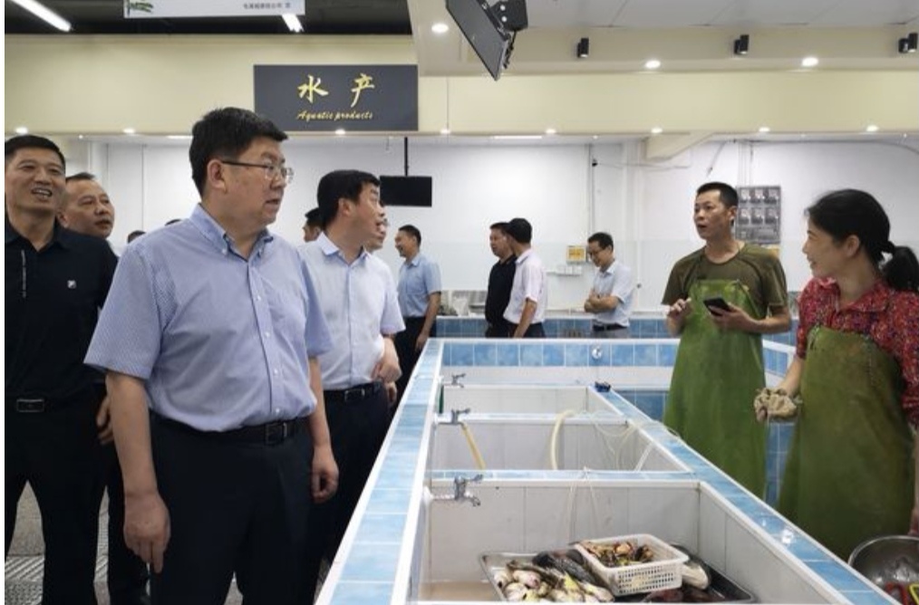 市委書記任澤鋒率隊(duì)赴屯溪區(qū)調(diào)研中心城區(qū)菜市場(chǎng)改造、食品安全工作