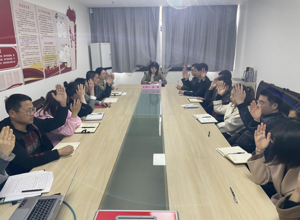 屯溪區(qū)國投集團(tuán)召開第一次職工代表大會選舉產(chǎn)生第一屆職工董事、職工監(jiān)事