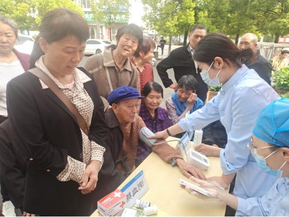 百姓健康系我心，黨員服務(wù)進(jìn)社區(qū)