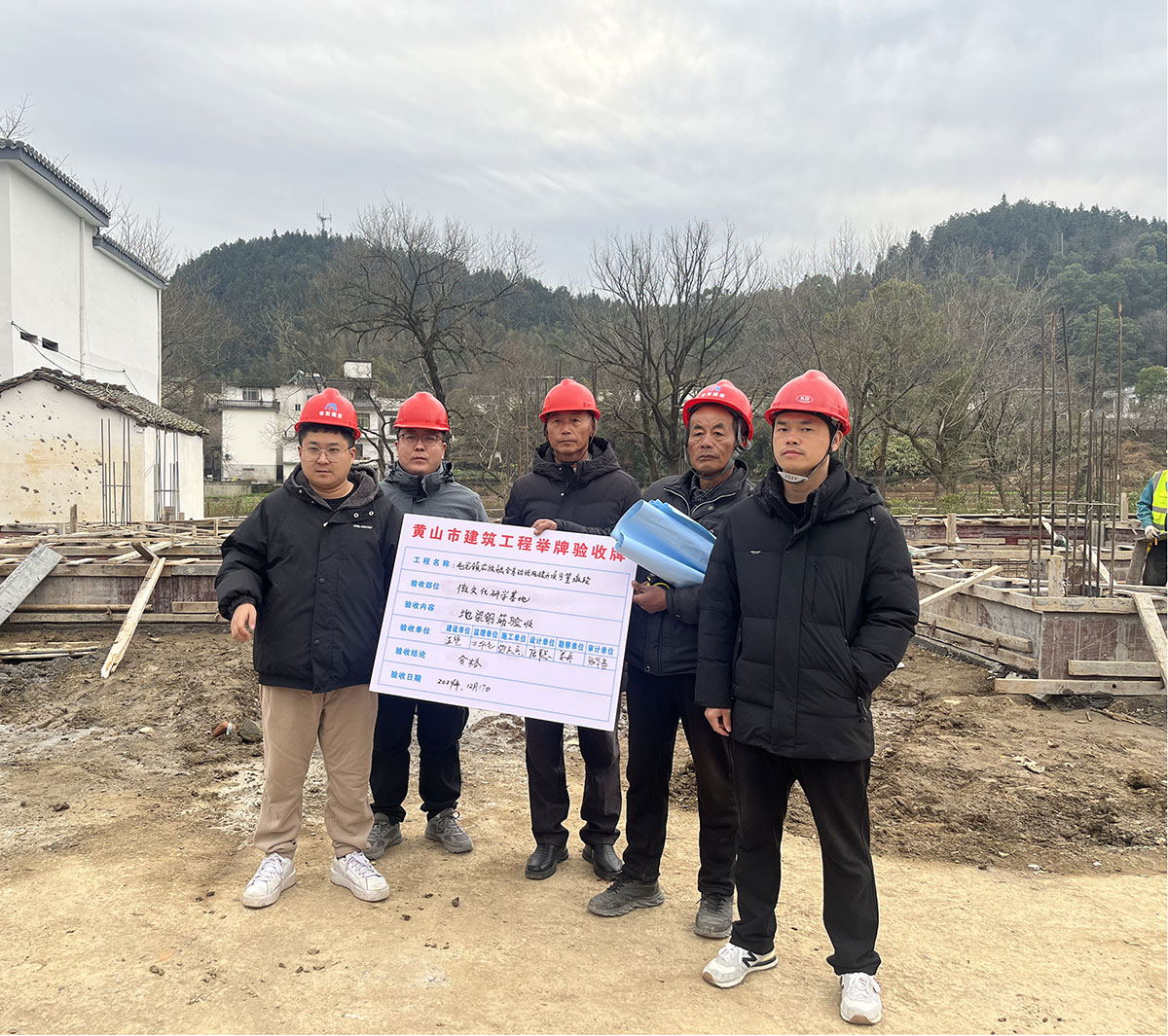 黨建引領(lǐng)進(jìn)工地，支部聯(lián)動(dòng)促發(fā)展