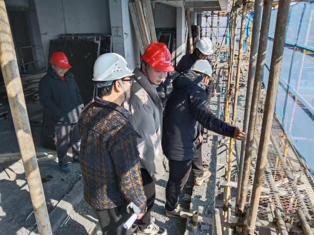 筑牢安全防護(hù)線(xiàn) 共度平安祥和年